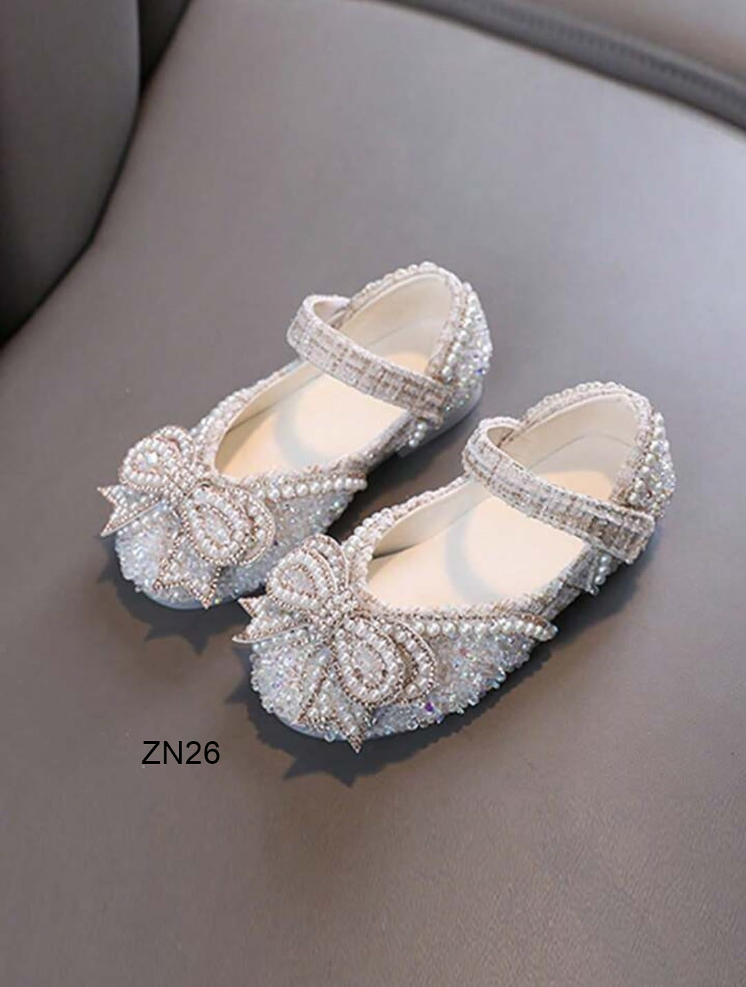 Zapatillas para niña chongo elegantes