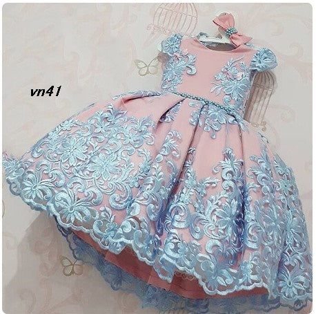 Vestido para niña de gala rosado y azul bordado